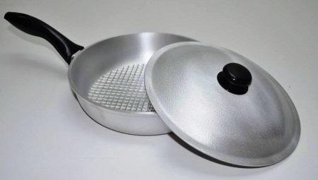 Casseroles en aluminium: avantages et inconvénients, sélection et préparation à l'utilisation