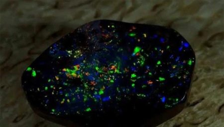 Black opal: looks, propriétés et portée