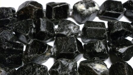 Tourmaline noire: quelles propriétés a-t-elle et où s’applique-t-elle?