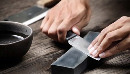 Outils pour affûter les couteaux: types et règles d'utilisation