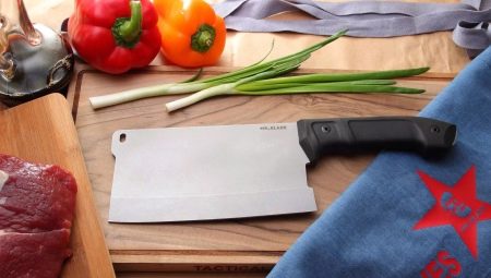 Comment choisir un couteau-hachette?