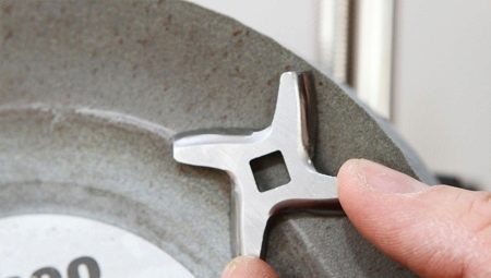 Comment moudre un couteau pour un hachoir à viande?