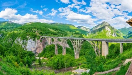 Dzhurdzhevicha híd: leírása arról, hogy hol található és hogyan juthat el oda?