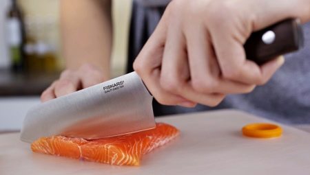 Caractéristiques des couteaux Fiskars