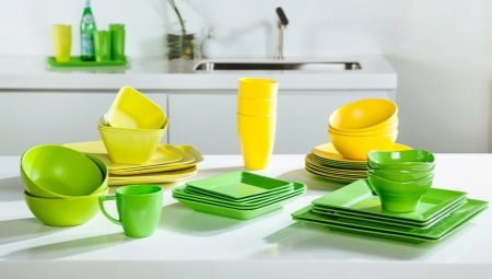Pratos de plástico: prós e contras, características de uso