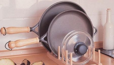 Supports pour couvercles de casseroles: types et nuances de choix