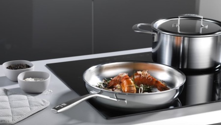 Batterie de cuisine pour cuisinière vitrocéramique