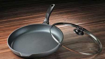 Casseroles revêtues de titane: avantages et inconvénients, choix et application