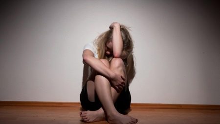 Peur de devenir fou: causes et symptômes, méthodes de lutte