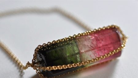 Tourmaline: à quoi ça ressemble, quelles propriétés a-t-il et où est-il utilisé?