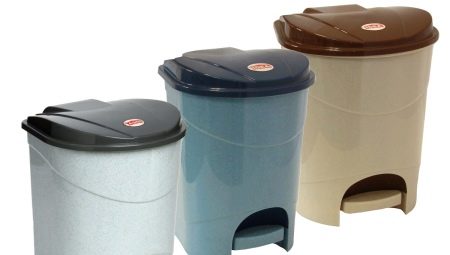 Poubelles à pédale