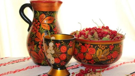 Vaisselle avec Khokhloma peint: caractéristiques et types