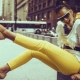 Que puis-je porter avec un pantalon jaune?