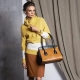 Que puis-je porter avec un pull jaune?