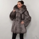Manteau de fourrure de renard argenté avec capuche