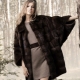 Manteau de fourrure avec manches chauve-souris
