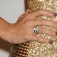 Quel doigt est la bague de fiançailles?