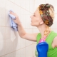 Comment laver les carreaux dans la salle de bain?