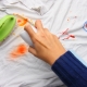 Comment laver les taches de vêtements?