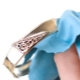 Comment nettoyer les bijoux du brunissement?