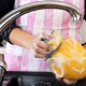 Comment laver correctement et rapidement la vaisselle?