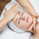 Comment faire un massage facial contre les rides à la maison?
