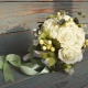 Bouquet de mariée en fleurs artificielles: le pour et le contre de la composition, des options pour sa création