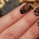 Khokhloma sur les ongles: techniques de conception et tendances