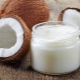 Huile de noix de coco pour les vergetures pendant la grossesse: propriétés et conseils d'utilisation
