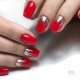 Manucure rouge: combinaisons de design et de couleurs