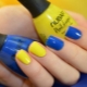 Options pour une manucure bleue et jaune