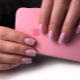 Rose française sur les ongles: polyvalence et sophistication