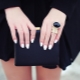 Comment choisir une manucure sous une robe noire?
