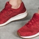 Comment étirer des chaussures en daim?