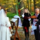 Comment rencontrer des jeunes avec un pain lors d'un mariage et que devraient-ils dire?