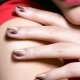 Idées manucure beige pour ongles courts