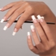 Comment faire pousser des ongles en utilisant la base?