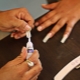 Colle pour ongles: types, règles de sélection et d'utilisation