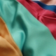 Crêpe Satin: quel type de tissu, caractéristiques et application