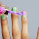 Manucure à rayures pour ongles courts