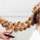 Comment tisser deux tresses françaises et les transformer en coiffure?