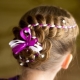 Coiffures à l'école pour cheveux mi-longs
