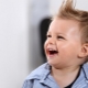 Coupes de cheveux pour les petits garçons jusqu'à 2 ans: sélection et soin