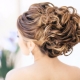 Coiffures recueillies sur des cheveux moyens