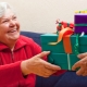 Que donner pour l'anniversaire d'une personne âgée?