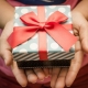 What to give a woman for 50 years?