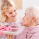 Quel cadeau pouvez-vous offrir à votre grand-mère un cadeau d'anniversaire?