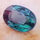 Alexandrite synthétique: description, propriétés et différence avec le naturel