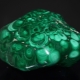 Malachite: propriétés, à quoi cela ressemble-t-il, où est-il extrait et à qui convient-il?