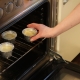 Feuilles de cuisson: caractéristiques, variétés et règles de fonctionnement